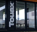 Брендирование блок-контейнера объемными буквами Брендирование блок-контейнера объемными буквами фото