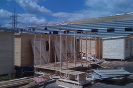 Строительные бытовки со сборкой на участке