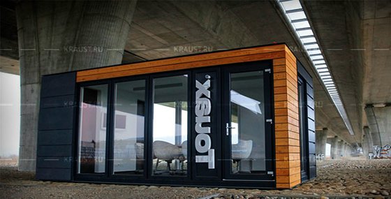 Брендирование блок-контейнера объемными буквами фото