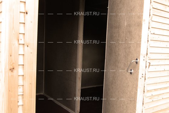 Деревянная бытовка Михнево, входная дверь